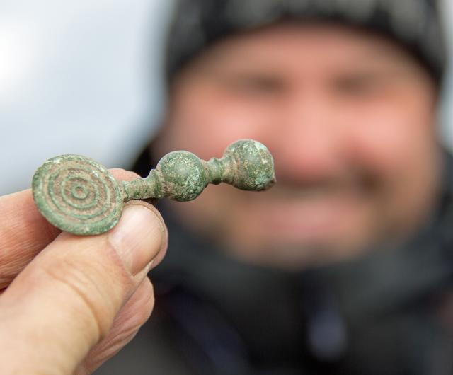 John Kvanli, jernalderfibel Ærø Påsketræf 2015 dag 2 048.jpg